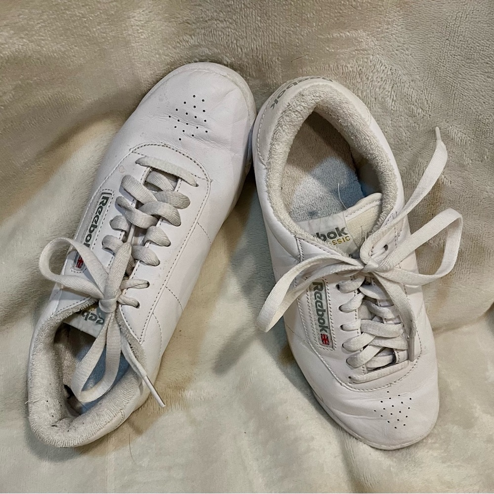 Women’s US six Reebok shoes